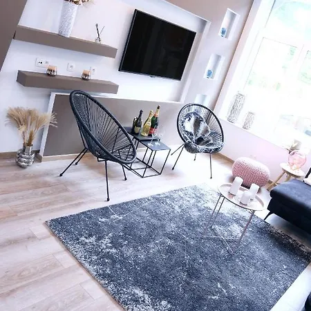 Suitedreams - Bubble Apartment
